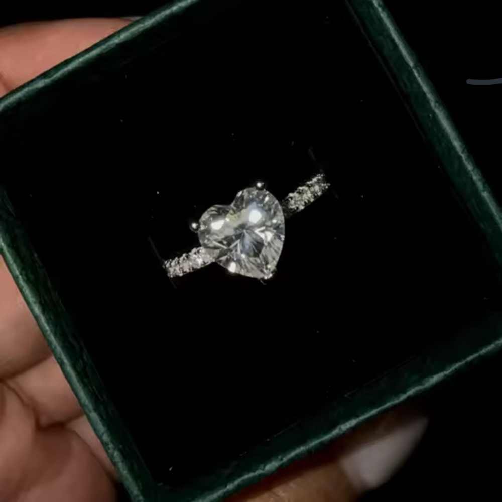 2CT Moissanite Heart Ring S925